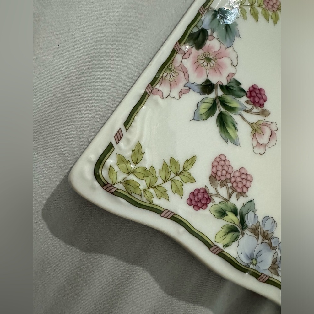 VTG Porcelain Cheese Board Flowers & Berries Andrea Sadek Cottage Trivet Decor - Picture 2 of 9